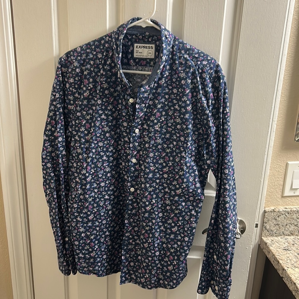Express Men’s Slim Soft Wash Button Up